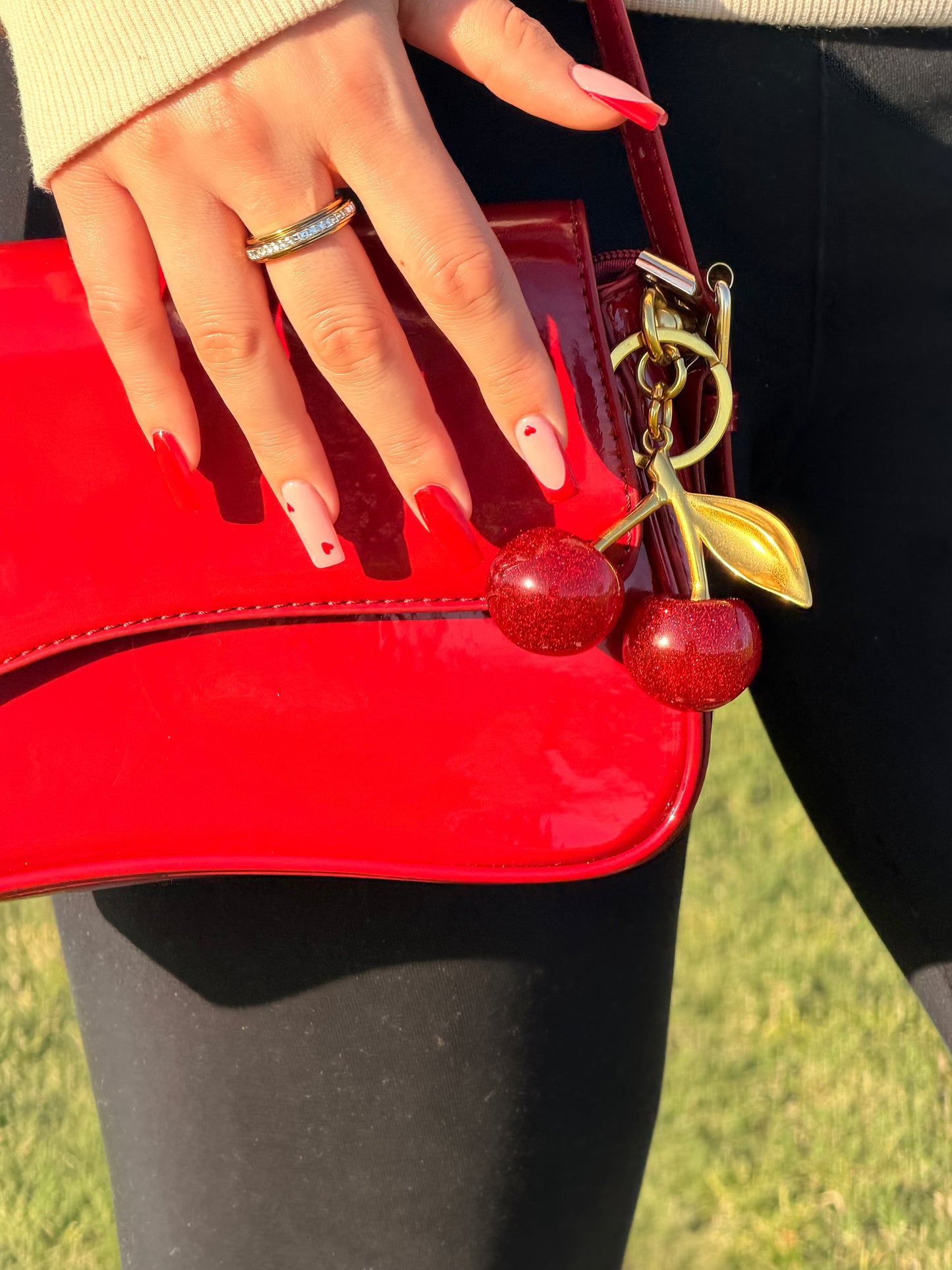 Designed for both style and serenity, this ring features a whisper-quiet spinning band. It’s a refined, discreet way to channel restless energy—perfect for replacing habits like pen-clicking or cuticle-picking with a smooth, tactile shimmer. Long-lasting 18k Gold plated, waterproof material.&nbsp;