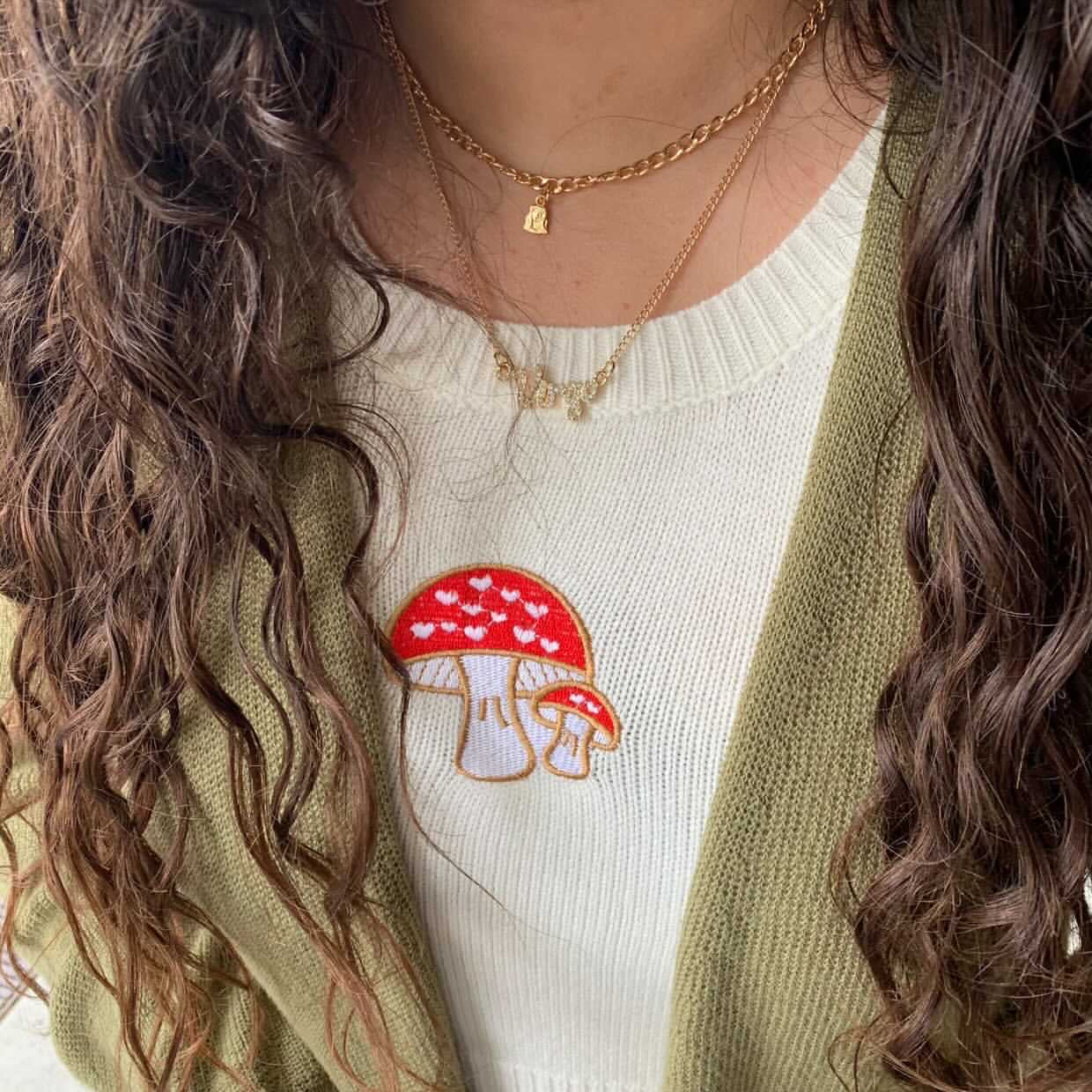 Gold plated zodiac necklaces. Zodiac name necklaces. Zodiac sign necklaces with zodiac sign pendants. Zodiac name necklaces.