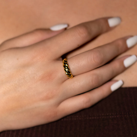 Beaded Rings for Women, 18K Simple Gold Rings, Open Water Resistant Jewelry, Quality, and Long-Lasting, Dainty Ring, Cute Gold Rings Set for Teen Girls.