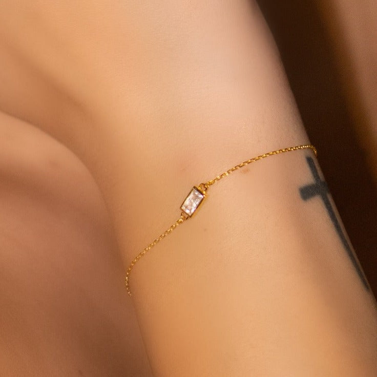 Women's Gold Simple Bracelets,18K Gold Plated Bracelet. Cute Bracelets. Quality Gold Bracelets. Affordable Gold Bracelets. Dainty Bracelets. Simple Gold Plated Bracelets. Water Proof Jewelry. Water Proof Gold Plated Jewelry. Water Proof Bracelets. 
